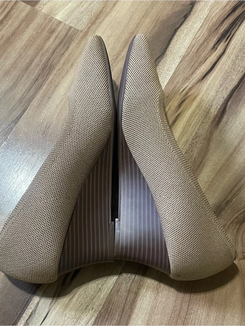 Vivaia Round Toe Wedge Pumps Tan Knit Sustainable Comfort Shoes Womens 39.5/8.5